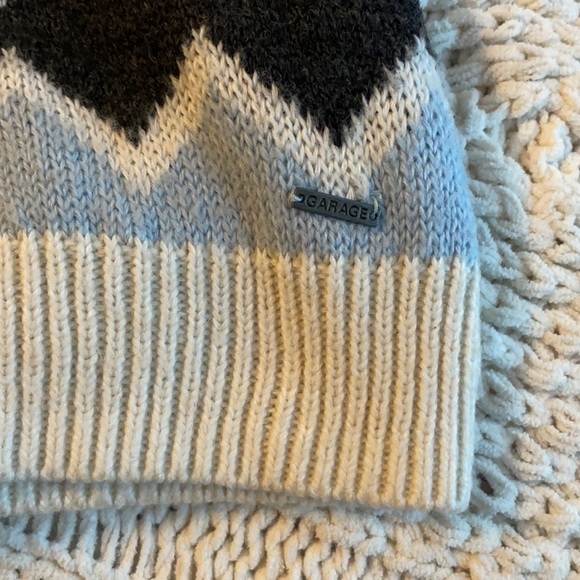 Sweater - Picture 4 of 5